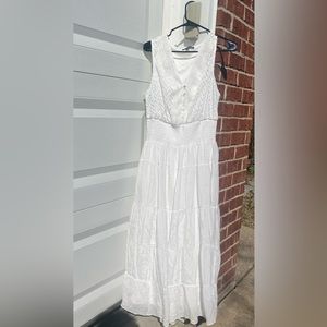 New White Maxi Sleeveless Dress